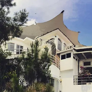 https://hotel-casa-miravalle.guatemalaantiguahotels.com